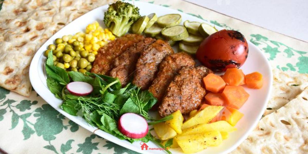 خوراک کباب تابه‌ای با سبزیجات بخارپز