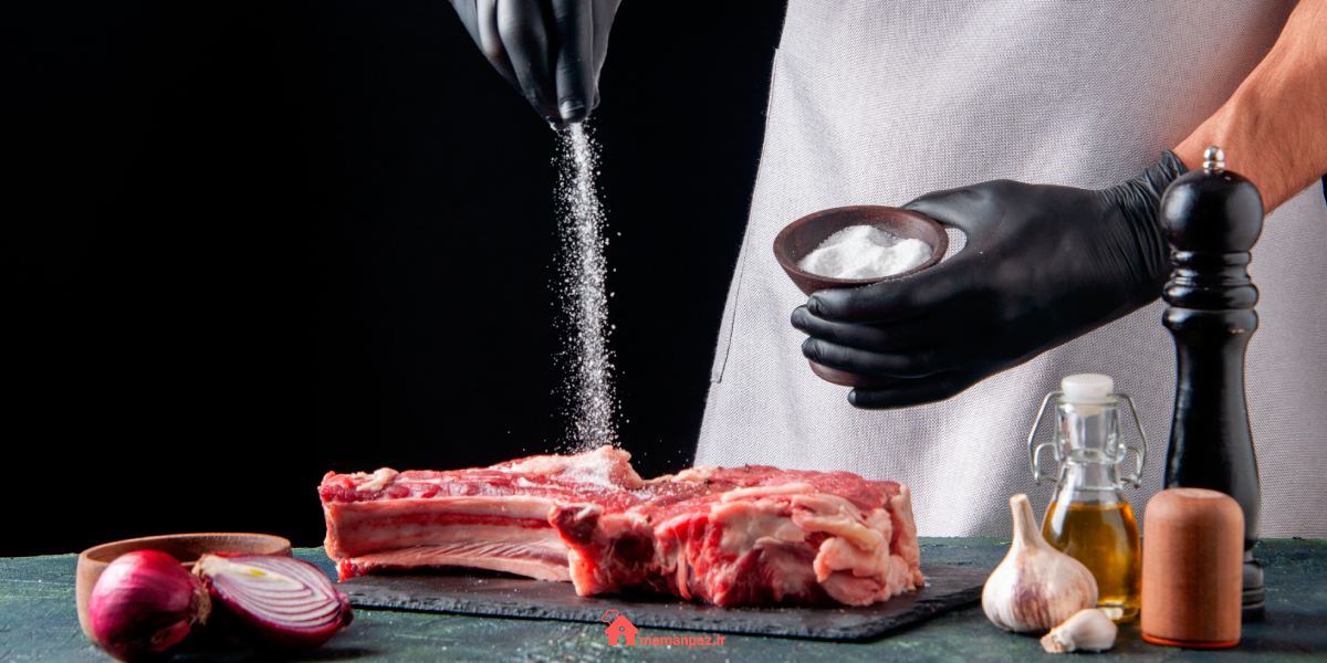 افزودن نمک به گوشت