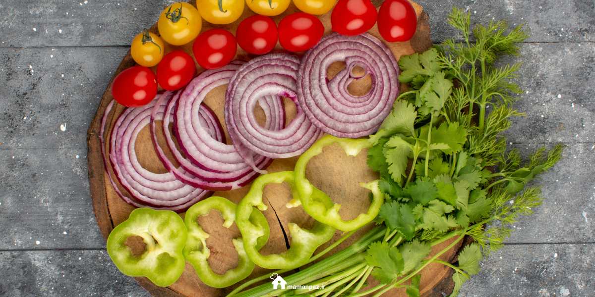 سبزیجات خرد شده برای از بین بردن شوری غذا
