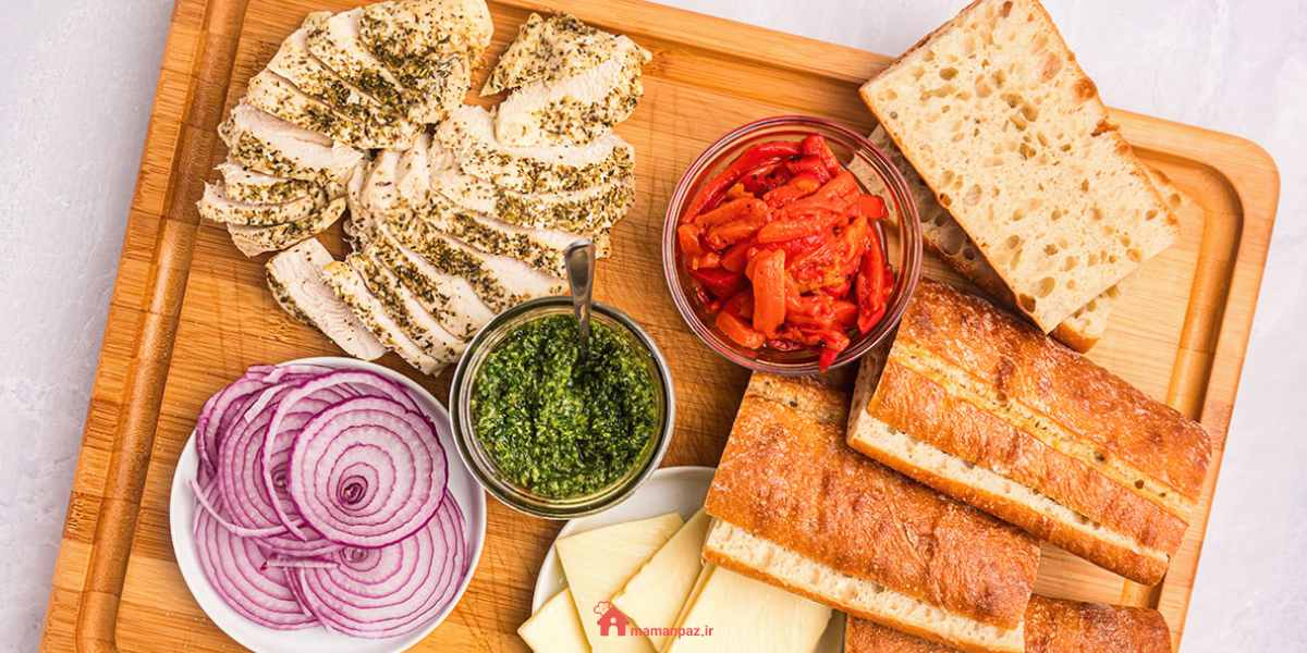 پنینی مرغ با نان چاباتا